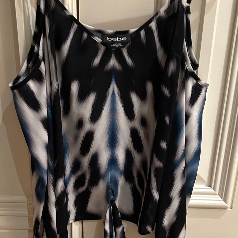 bebe Black, White & Blue Cold-Shoulder Tie-Front Camisole tear in front